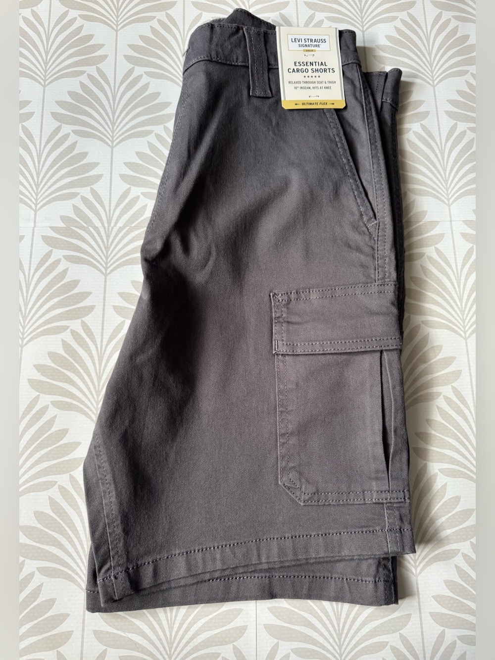 Men’s Levi's Essential Cargo Shorts - Charcoal Gray Size:31